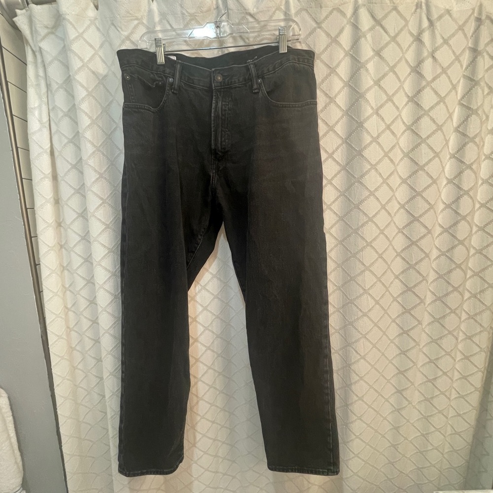 Men’s Gap 36x34 straight crop black jeans